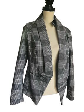 Torrid new with tag open front plaid Lined blazer. SZ. 1